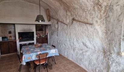 Sale - Country House - Hondón de las Nieves