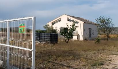 Sale - Country House - Yecla