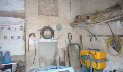 Sale - Restoration Project - Rodriguillo