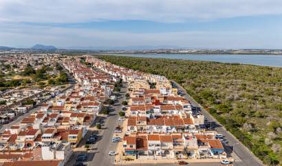 Sale - Terraced house / Townhouse - Torrevieja - La Siesta