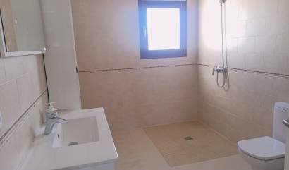 Sale - Townhouse - Roldan