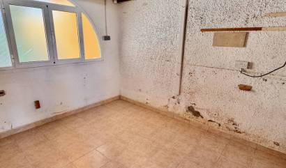 Sale - Villa - Benferri