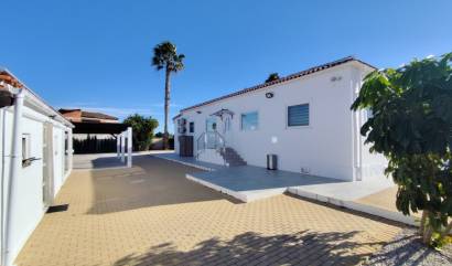 Sale - Villa - El Mudamiento