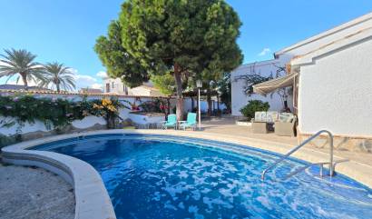 Sale - Villa - Orihuela Costa - Cabo Roig