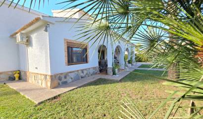 Sale - Villa - Orihuela Costa - Cabo Roig
