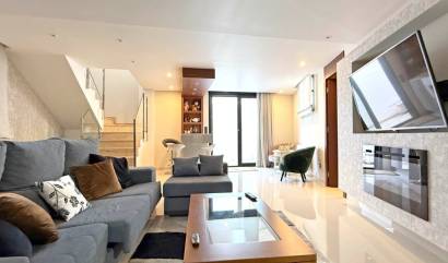 Sale - Villa - Orihuela Costa - Villamartín