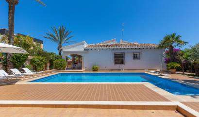 Sale - Villa - Orihuela - Orihuela Costa