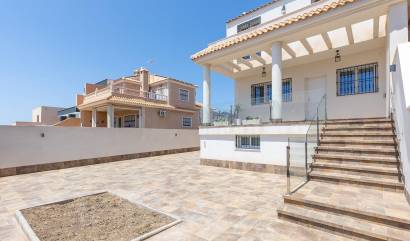 Sale - Villa - Torrevieja - Aguas Nuevas