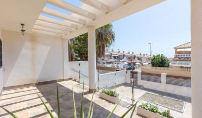 Sale - Villa - Torrevieja - Aguas Nuevas