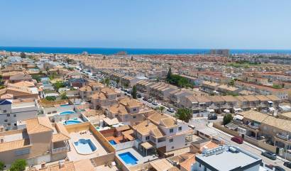Sale - Villa - Torrevieja - Aguas Nuevas