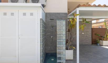 Sale - Villa - Torrevieja - Aguas Nuevas