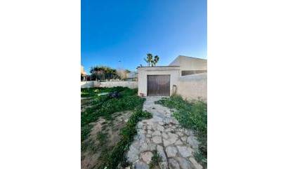 Sale - Villa - Torrevieja - Aguas Nuevas