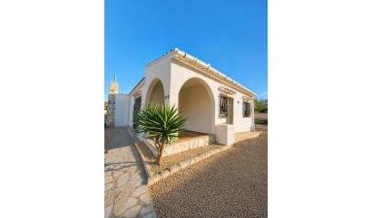 Sale - Villa - Torrevieja - Aguas Nuevas