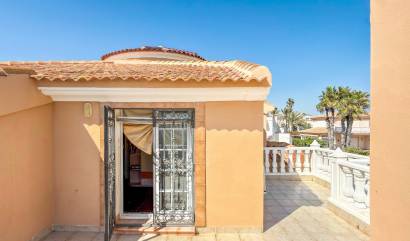 Sale - Villa - Torrevieja - La Mata