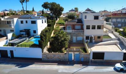 Sale - Villa - Torrevieja - Los balcones
