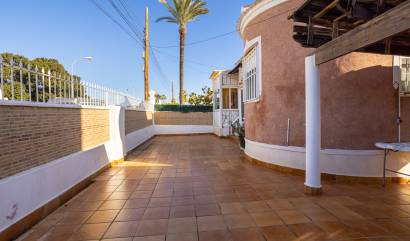 Sale - Villa - Torrevieja - Urbanización San Luis