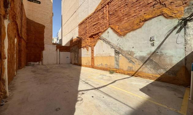 Urban building plot - Sale - Torrevieja - Torrevieja