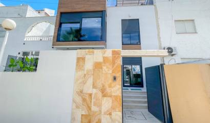 Venta - Adosado - Torrevieja - Nueva Torrevieja - Aguas Nuevas