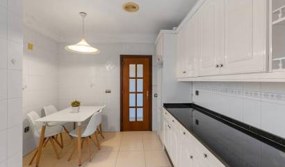 Venta - Apartment - Torrevieja - Paseo maritimo