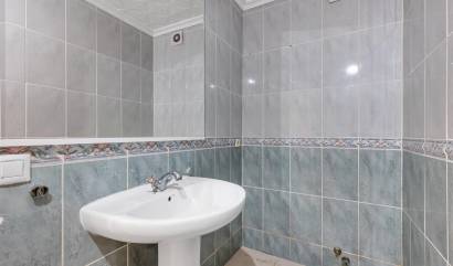 Venta - Apartment - Torrevieja - Puerto Deportivo