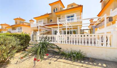 Venta - Semi Detached - Pinar de Campoverde