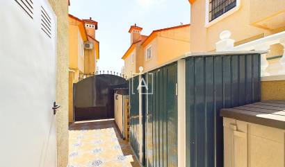 Venta - Semi Detached - Pinar de Campoverde