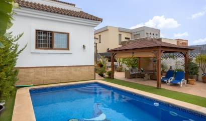 Venta - Villa - Los Montesinos - La Herrada