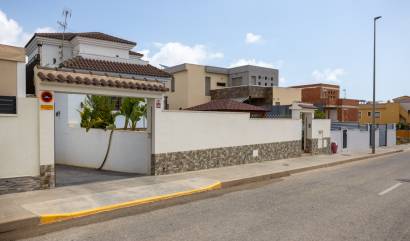 Venta - Villa - Los Montesinos - La Herrada
