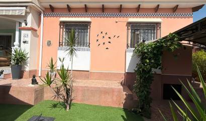 Venta - Villa - Los Montesinos - La Herrada