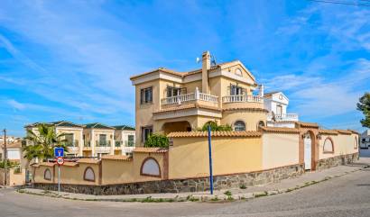 Venta - Villa - Orihuela Costa - Castillo de Don Juan