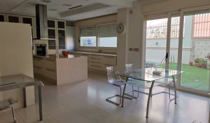Venta - Villa - Orihuela
