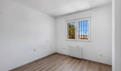 Venta - Villa - Torrevieja - Aguas Nuevas