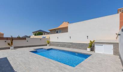 Venta - Villa - Torrevieja - Aguas Nuevas