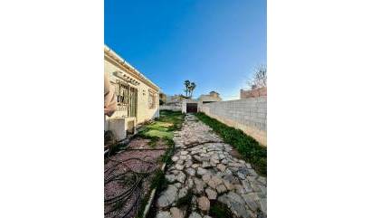 Venta - Villa - Torrevieja - Aguas Nuevas