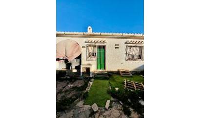 Venta - Villa - Torrevieja - Aguas Nuevas