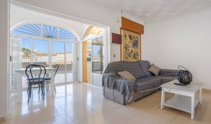 Venta - Villa - Torrevieja - Urbanización San Luis