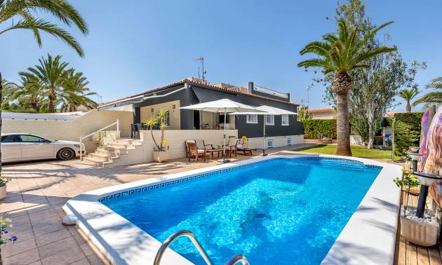Villa - Revente - Torrevieja - Rocio del mar