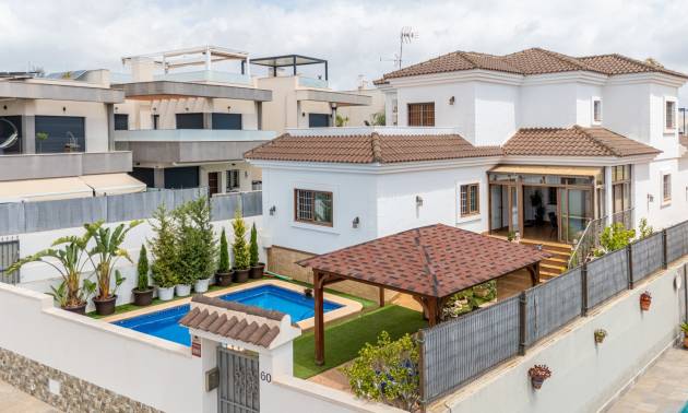 Villa - Venta - Los Montesinos - La Herrada