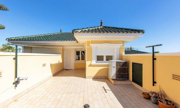 Sale - Villa - Torrevieja - Torreta Florida