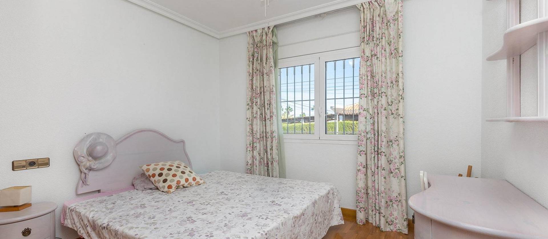 Sale - Villa - Torrevieja - Torreta Florida