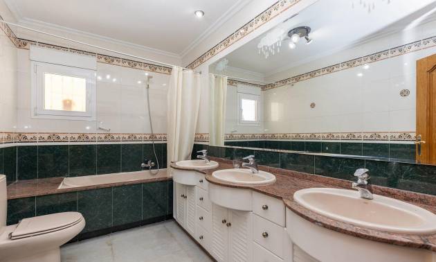 Sale - Villa - Torrevieja - Torreta Florida