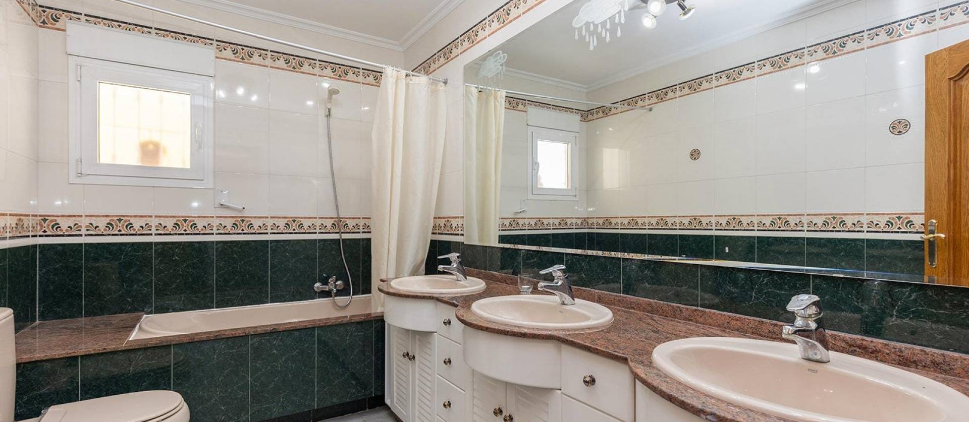 Sale - Villa - Torrevieja - Torreta Florida