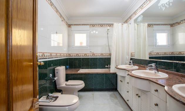 Sale - Villa - Torrevieja - Torreta Florida