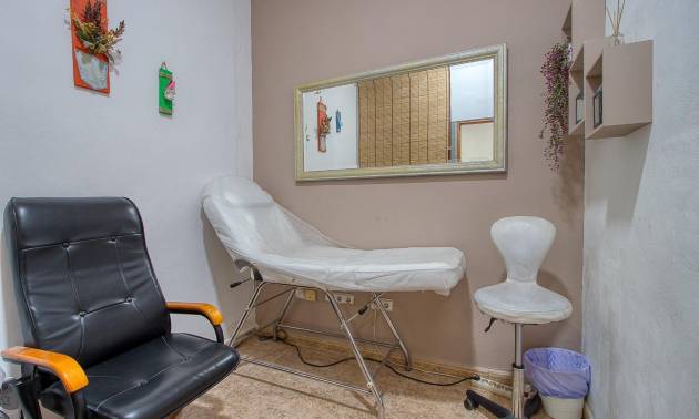 Sale - commercial property - Torrevieja - La Mata