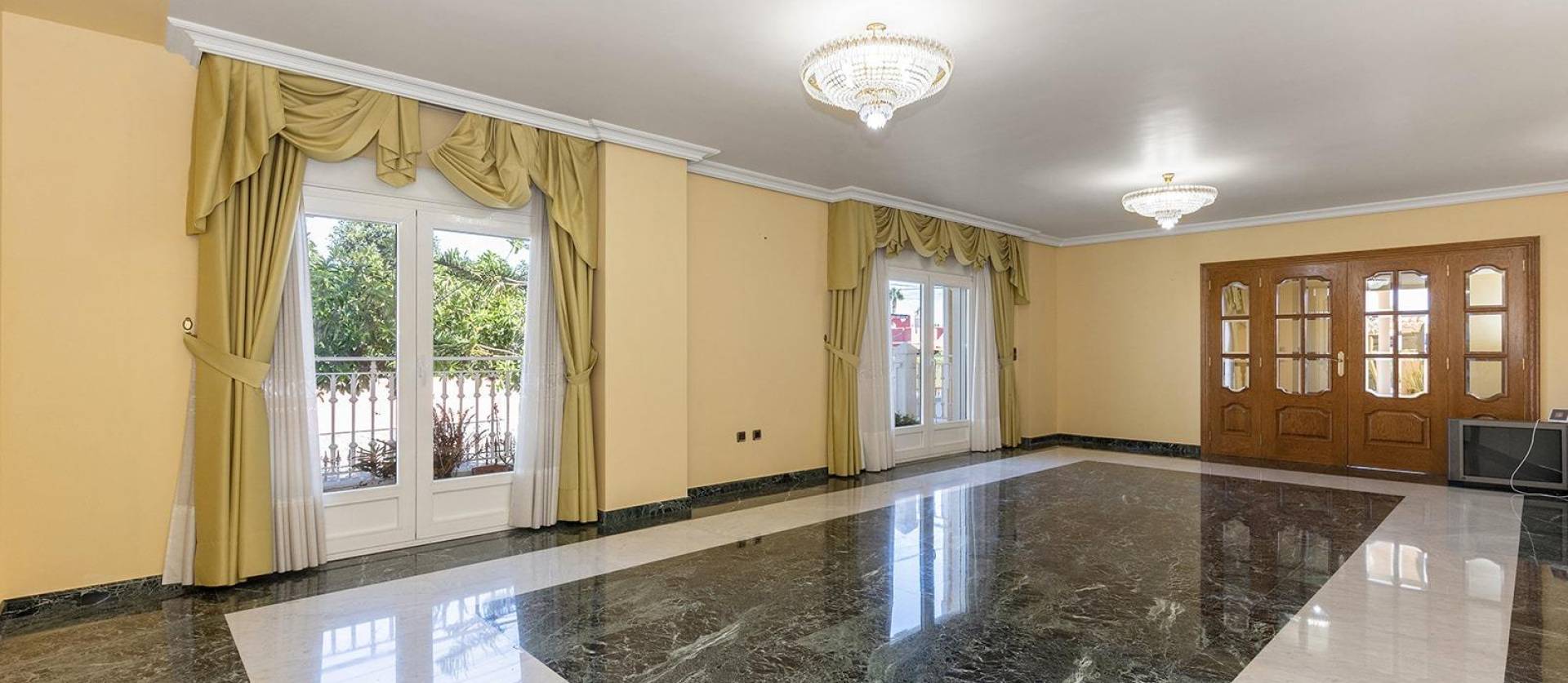 Sale - Villa - Torrevieja - Torreta Florida