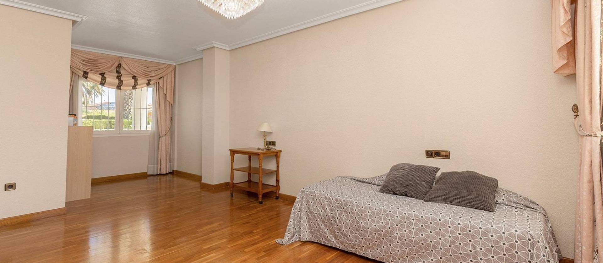 Sale - Villa - Torrevieja - Torreta Florida