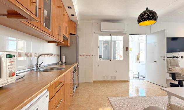Sale - Bungalow - Torrevieja - La Mata