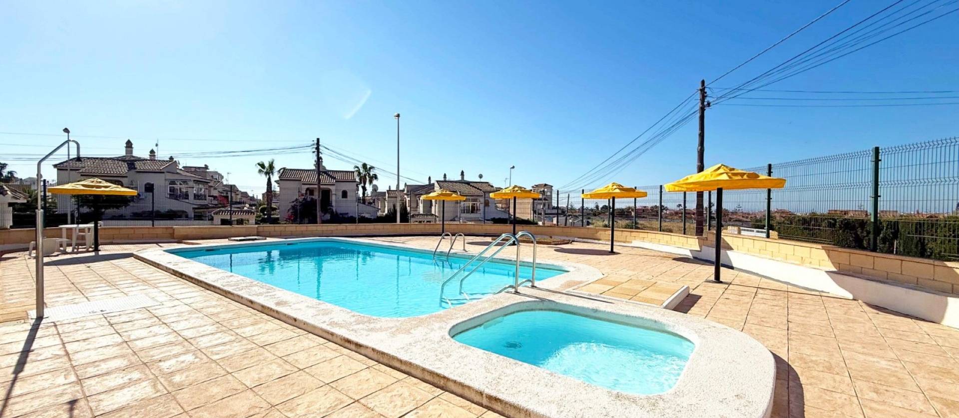 Sale - Bungalow - Torrevieja - La Mata