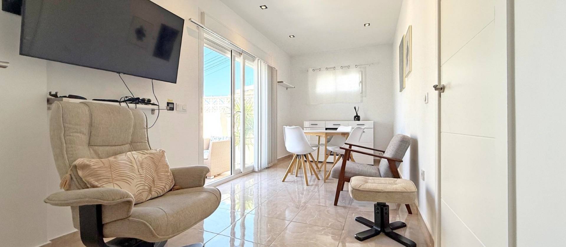 Sale - Bungalow - Torrevieja - La Mata