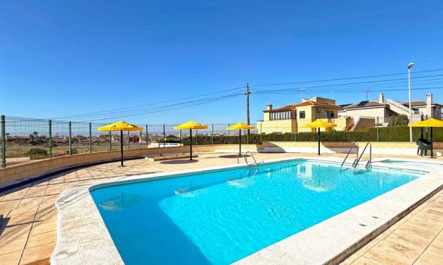 Sale - Bungalow - Torrevieja - La Mata